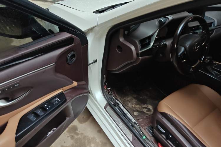 Used Lexus ES 2020 200 Luxury Edition Driver Seat