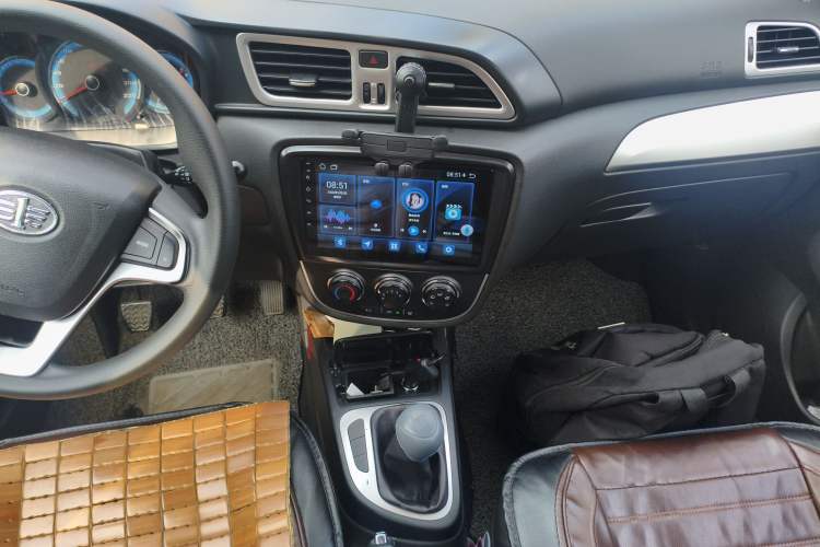 Used FAW Junpai D60 2015 1.5L Manual Standard Edition Audio And AC Panel