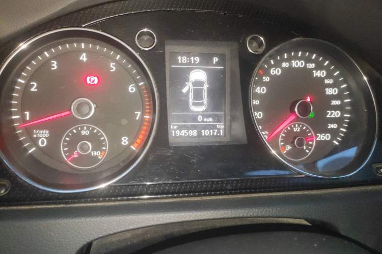 Used Volkswagen Magotan 2012 Revised 1.8TSI Luxury Version Odometer Close Up