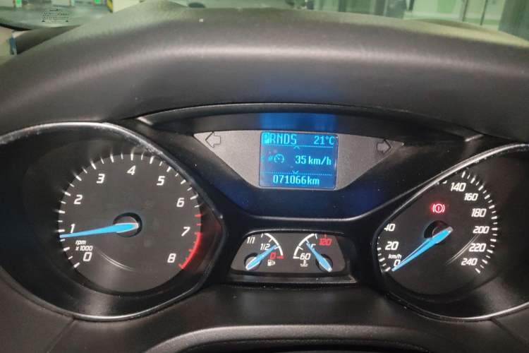 Used Ford Focus 2012 Sedan 1.6L Automatic Fashion Edition