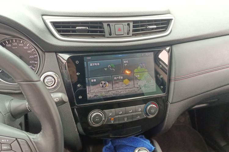 Used Nissan Qashqai 2019 2.0L CVT Luxury Edition Audio And AC Panel