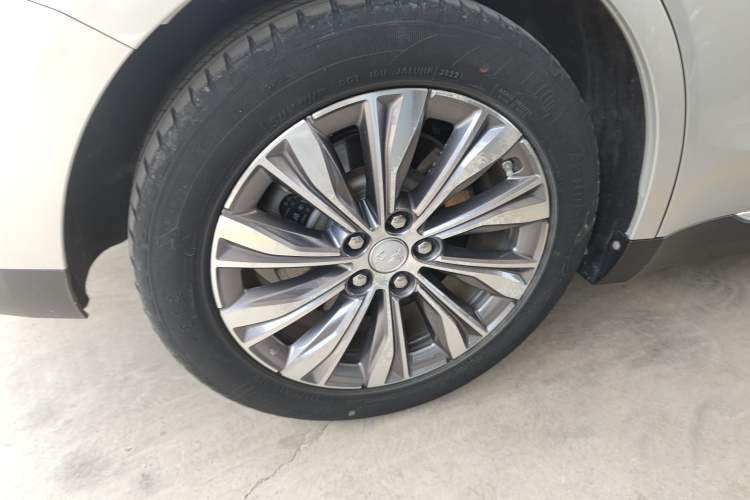 Used Hongqi E-QM5 2022 431 km Charge & Enjoy Edition Right Rear Wheel Hub