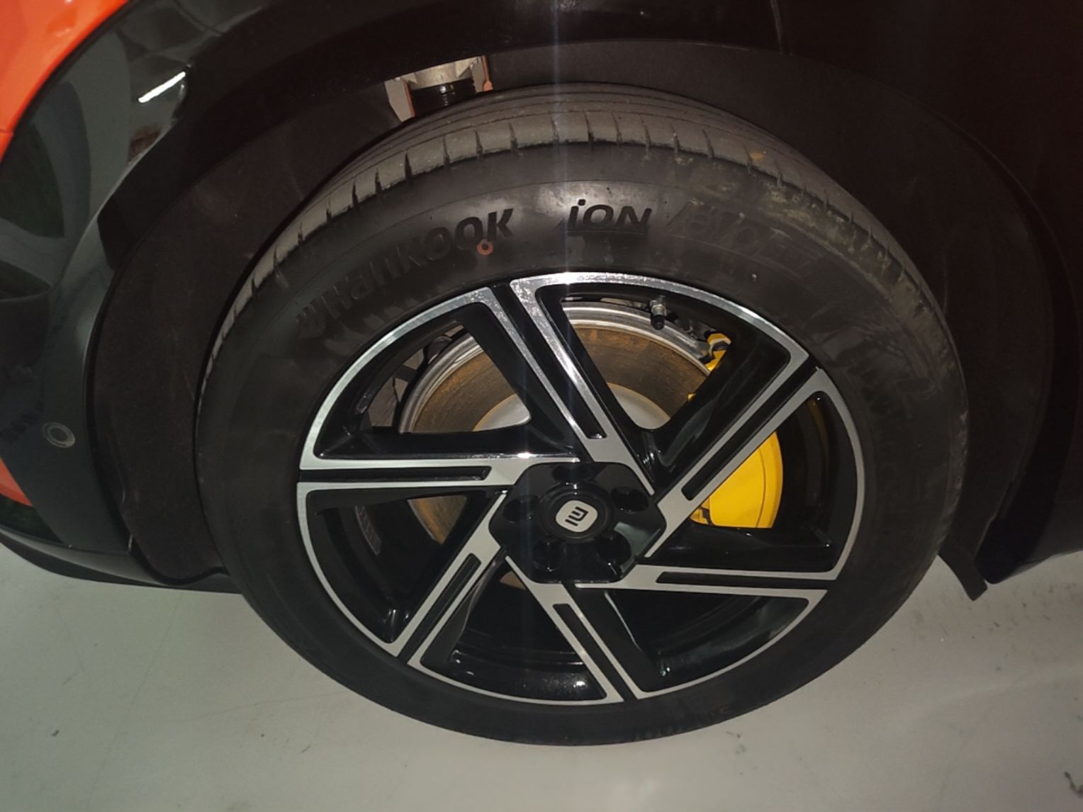 Xiaomi Auto YU7 2025 Ultra-Long Range All-Wheel Drive Pro Version — снимка 11