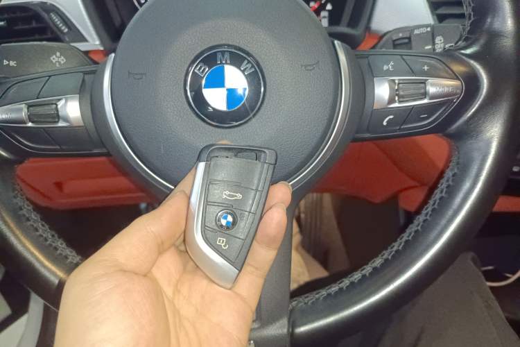 Used BMW X2 2021 sDrive25i Luxury Model with M Sport Package Vehicle Key