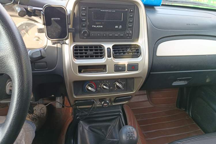 Used Nissan Paladin 2013 2.4L Two-Wheel Drive Standard Edition Emission Standard China IV