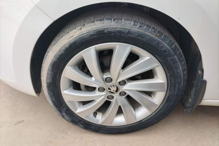 Used Skoda Rapid 2019 1.5L Automatic Comfort Edition China VI Standard