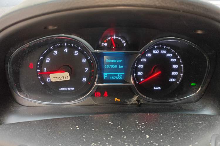 Used Chevrolet Captiva 2015 2.4L 4x4 Flagship Edition 7-Seater
