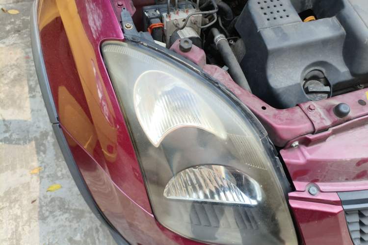 Used Suzuki Swift 2013 1.5L Automatic 20th Anniversary Limited Edition Right Front Headlight