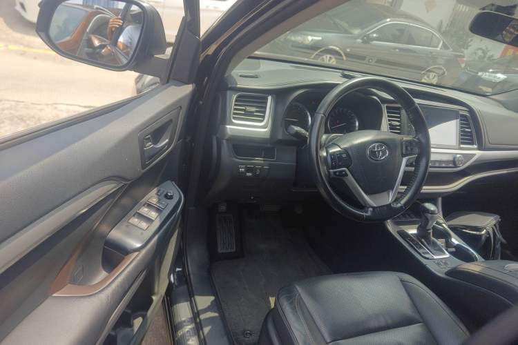 Used Toyota Highlander 2015 2.0T Four-Wheel Drive Luxury Edition 7-Seater