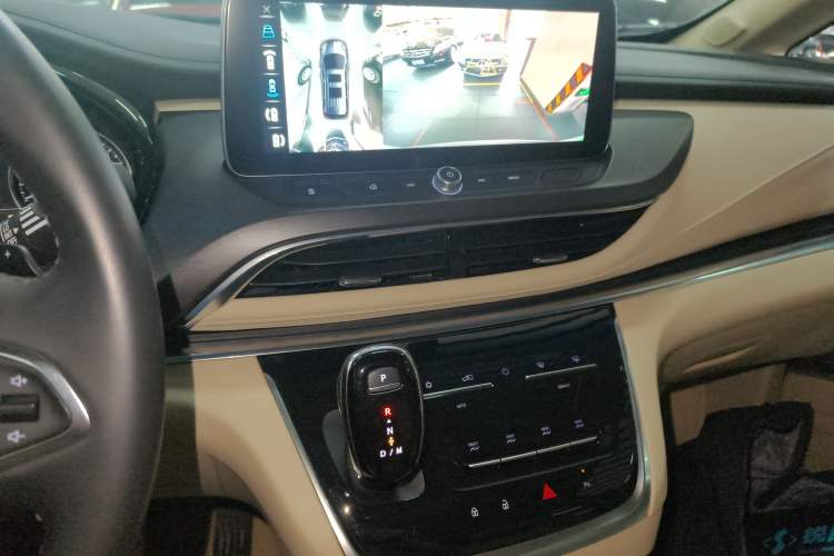 Used Buick GL8 2023 Facelifted Land Cruiser Executive Luxury Version
