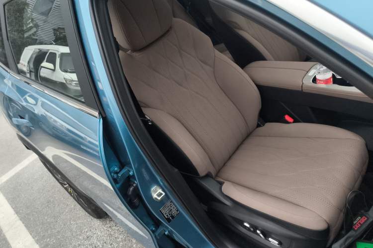 Used Chery Tiggo 8 PLUS C-DM 2025 1.5T 116 km Prestige Version 5 Seats