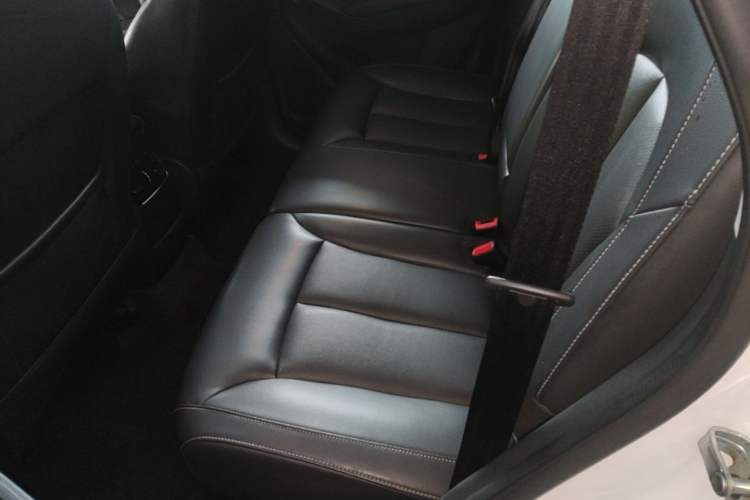 Used Roewe RX5 2018 30T Two-Wheel Drive Automatic Internet Smart Edition
