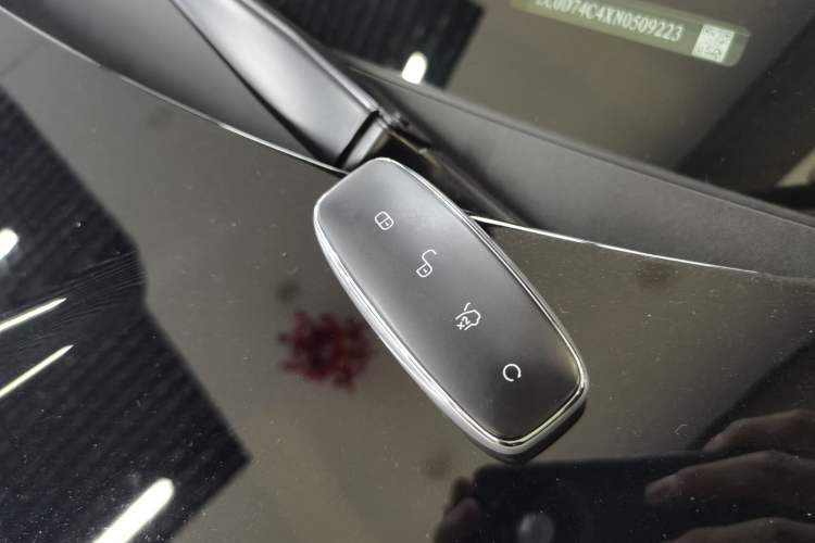 Used Denza D9 2022 DM-i 1040 Prestige Model Vehicle Key