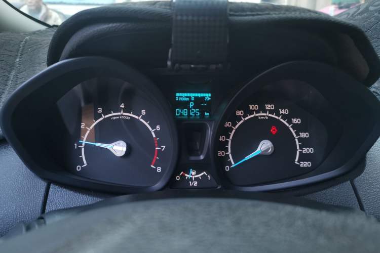 Used Ford EcoSport 2013 1.5L Automatic Fashion Model