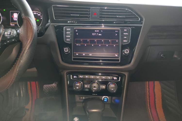 Used Volkswagen Tiguan L 2017 330TSI Automatic Two-Wheel Drive Luxury Edition