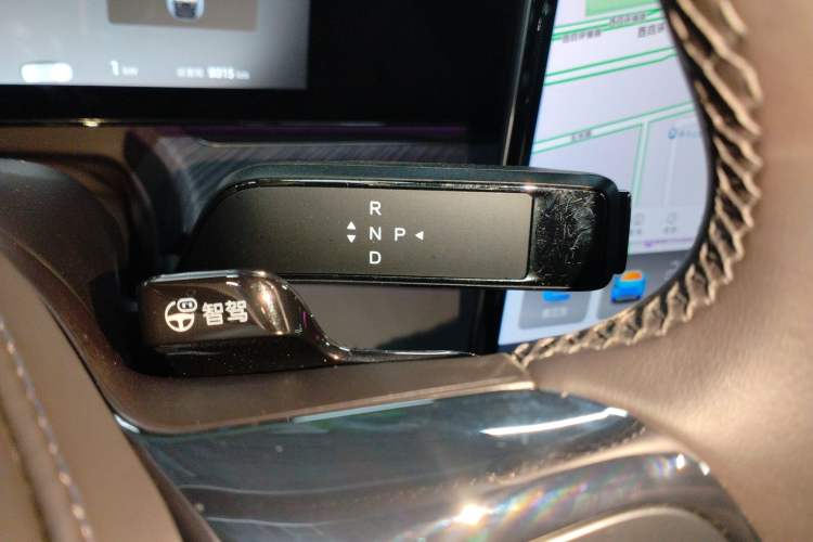 Used Denza Z9 2024 1100 km Four-Wheel Drive Max Version