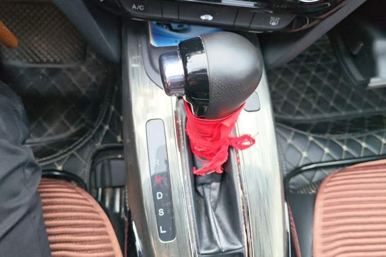 Used Honda XR-V 2015 1.8L EXi CVT Comfort Version Gear Lever