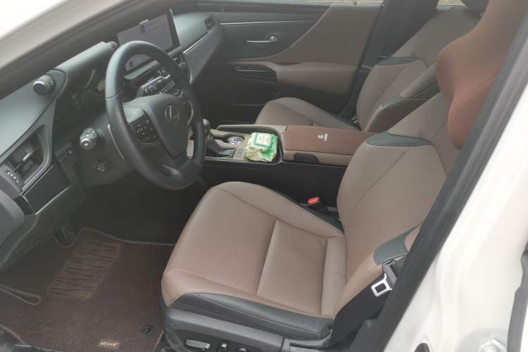 Used Lexus ES 2023 200 Excellence Edition