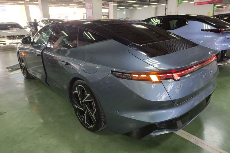 Used Lynk & Co Z10 2025 95 kWh 702 km All-Wheel Drive Intelligent Driving Ultra