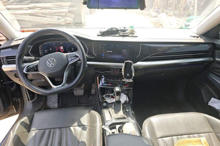 Used Volkswagen Passat 2022 330TSI Starry Luxury Edition Center Console