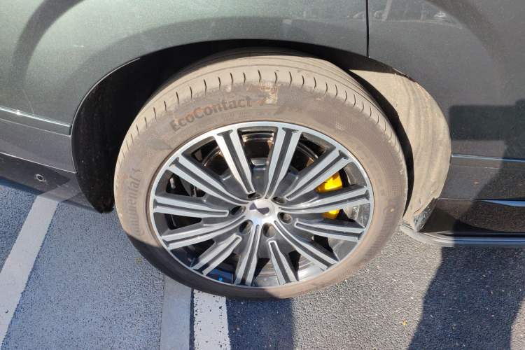 Used Denza N9 2025 Flagship Model
