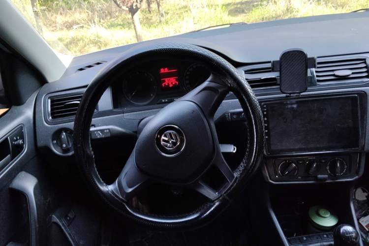 Used Volkswagen Santana 2021 1.5L Manual Fashion Edition Steering Wheel