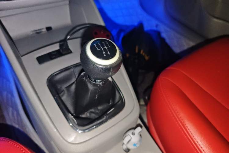 Used Volkswagen Bora 2012 1.6L Manual Fashion Edition
