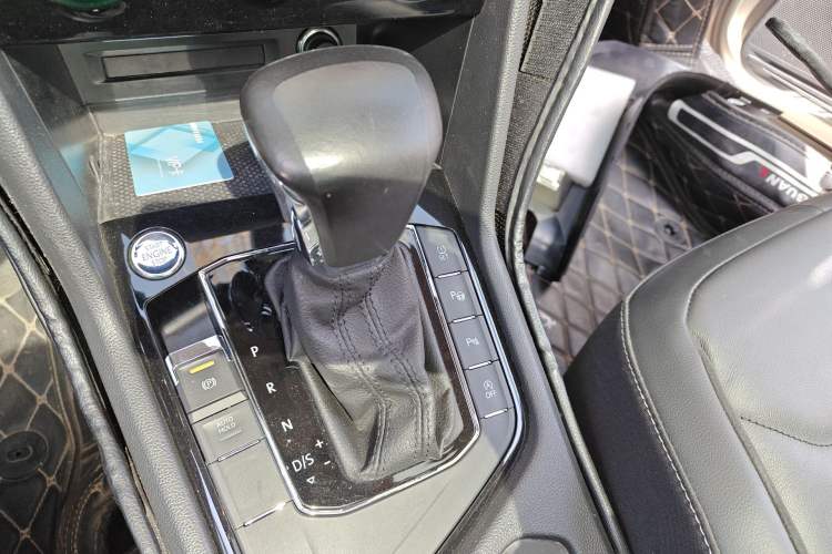 Used Volkswagen Tiguan L 2019 330TSI Automatic Two-Wheel Drive Smart Luxury Version China VI Standard Gear Lever