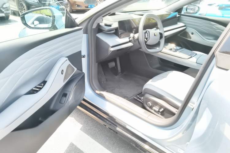 Used Geely Galaxy E8 2025 700 km Long-Range Intelligent Driving Version