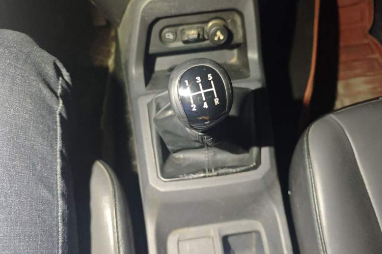 Used Wuling Zhengtu 2021 1.5L Adventure LAR Gear Lever