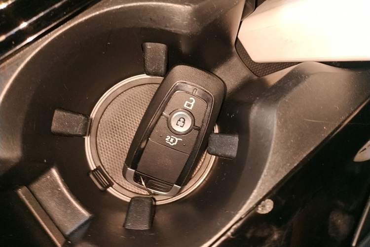 Used Ford Explorer 2020 EcoBoost 285 4x4 Titanium Edition 7-Seater