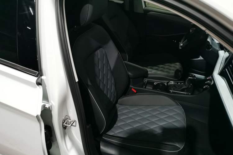 Used Volkswagen Sagitar 2025 Revised Version Three 300TSI DSG Excellence Edition
