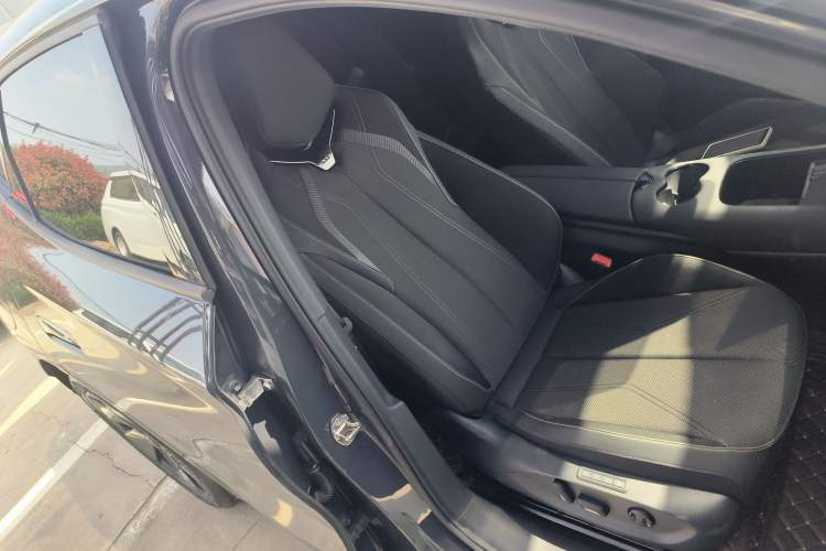 Used Volkswagen ID.UNYX 2024 Pro Long-Range Version