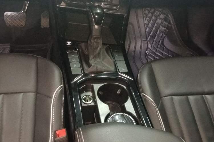 Used Volkswagen Passat 2023 Revised 330TSI Elite Edition Gear Lever