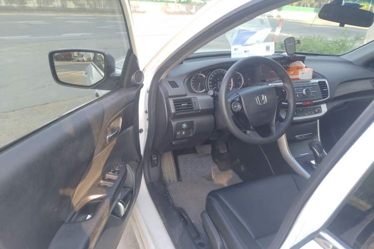 Used Honda Accord 2015 2.0L LX Comfort Edition