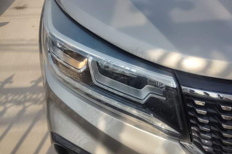 Used FORTHING Joyear X5 2017 1.6L Manual Luxury Model Right Front Headlight