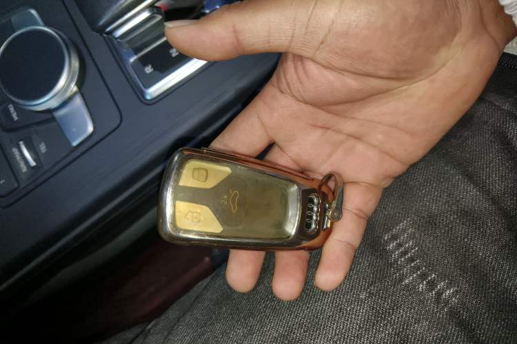 Used Audi A4L 2019 40 TFSI Fashion Edition China VI Emission Standard