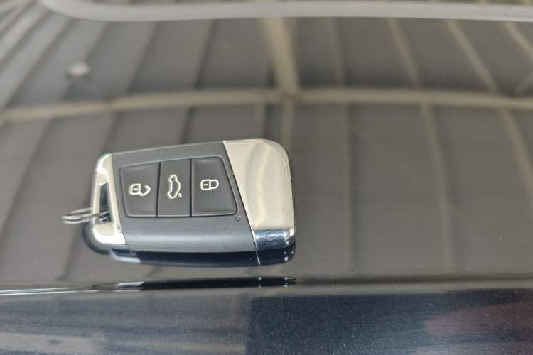 Used Volkswagen Magotan 2023 2 Million Units Limited Edition 330TSI DSG Leading Version