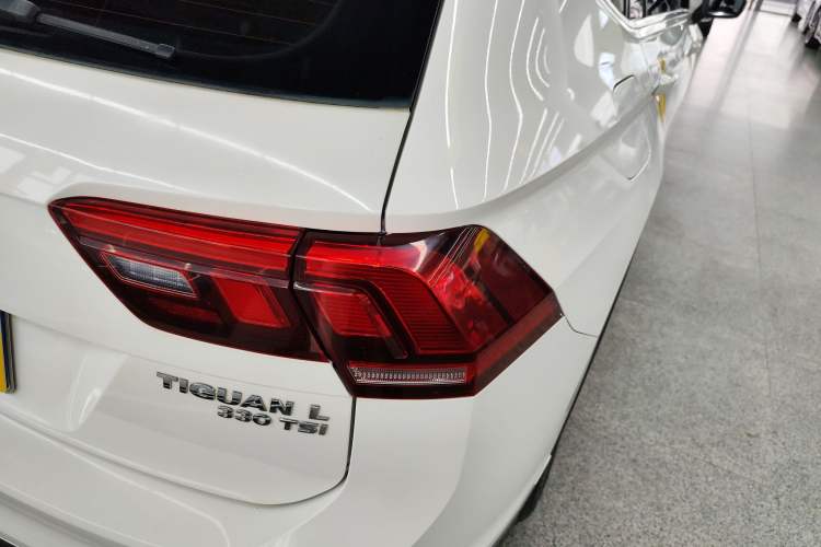 Used Volkswagen Tiguan L 2017 330TSI Automatic Two-Wheel Drive Comfort Edition Right Rear Taillight