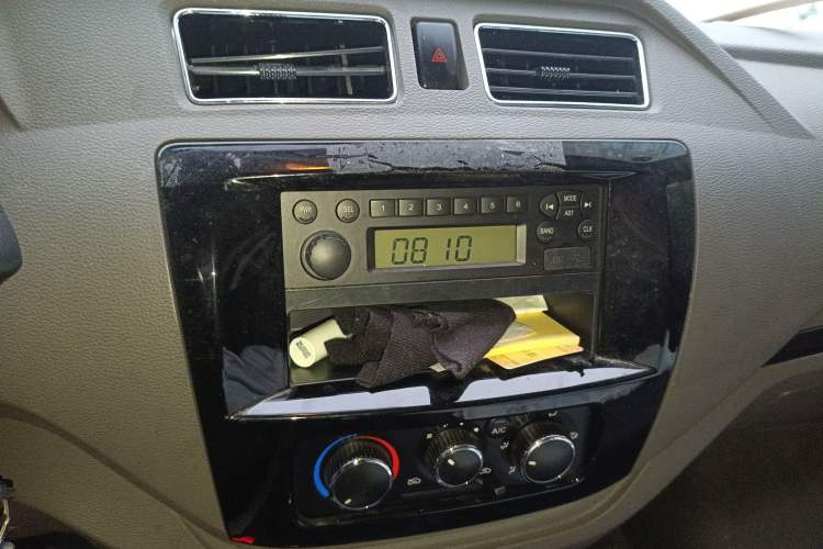 Used Dongfeng Yufeng Yufeng EM26 2023 Standard Edition 41.472 kWh Henan Lithium Power
