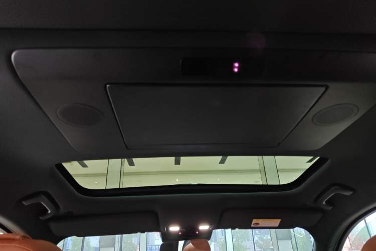 Used Li Auto L8 2023 Max model Headliner