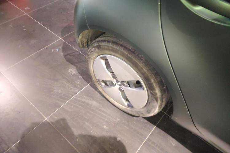 Used ORA Black Cat 2022 Updated Version 301 km Cute Pet Edition Lithium Iron Phosphate