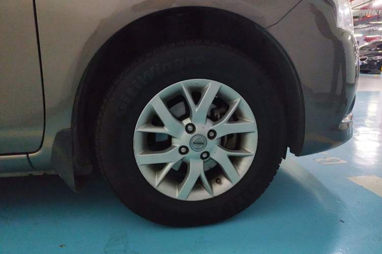Used Nissan Sunny 2015 1.5XE CVT Master Edition Right Front Wheel Hub