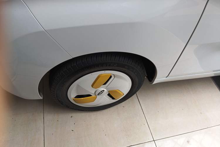 Used Chery New Energy QQ Ice Cream 2022 170km Sundae Phosphate Lithium-Ion