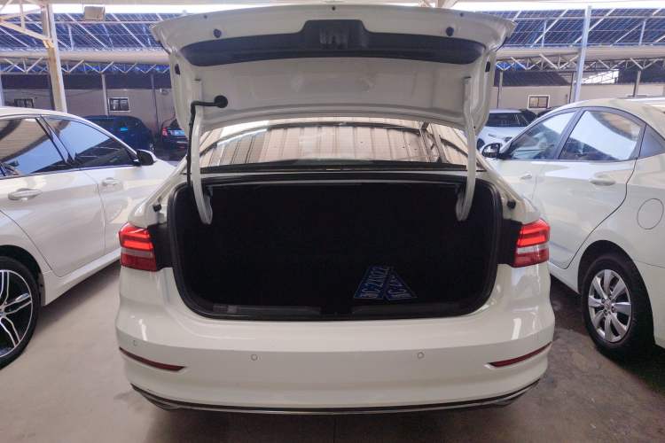 Used Volkswagen Lavida 2021 1.5L Automatic Comfort Edition Trunk