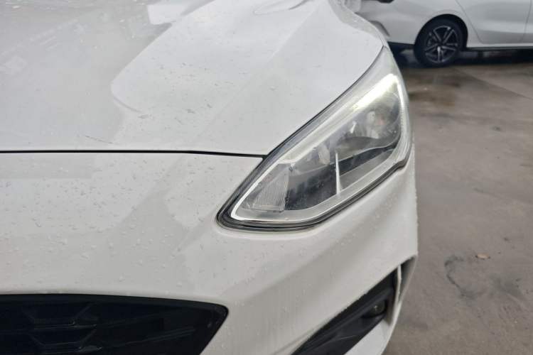 Used Ford Focus 2020 Sedan EcoBoost 180 Automatic Trend Edition Left Front Headlight