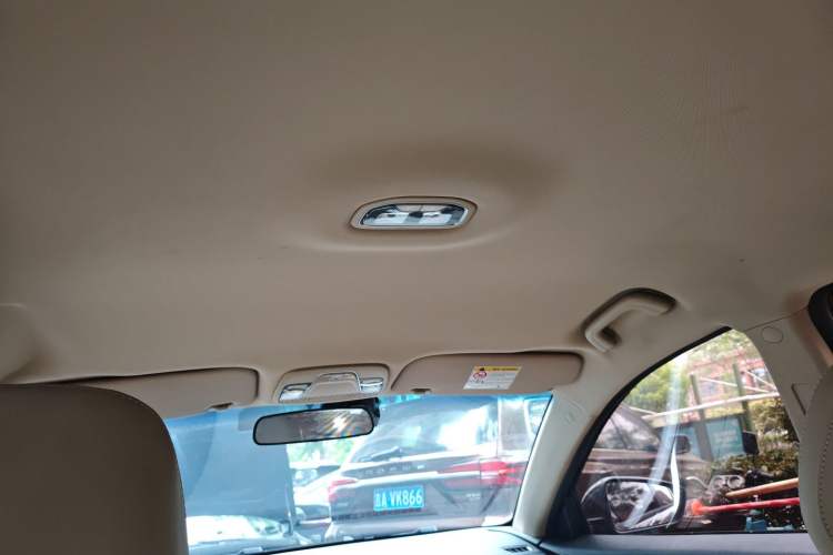 Used Geely Auto Emgrand 2018 1.5L CVT Luxury Model Headliner