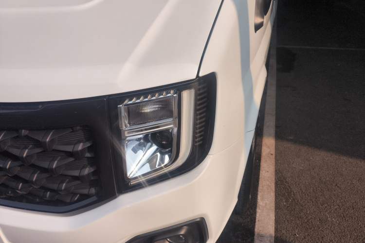 Used JMC Fushun 2022 2.0T Manual Multi-Function Passenger Vehicle Short Wheelbase Low Roof 6-Seater