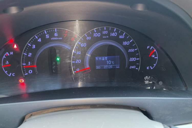 Used Toyota Camry 2013 200G Classic Luxury Edition Odometer Close Up