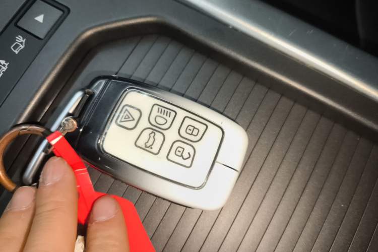 Used Land Rover Range Rover Evoque 2018 240 PS SE Smart Brilliance Edition